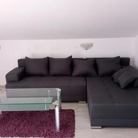 With Parking Space - 22796 Apartmán