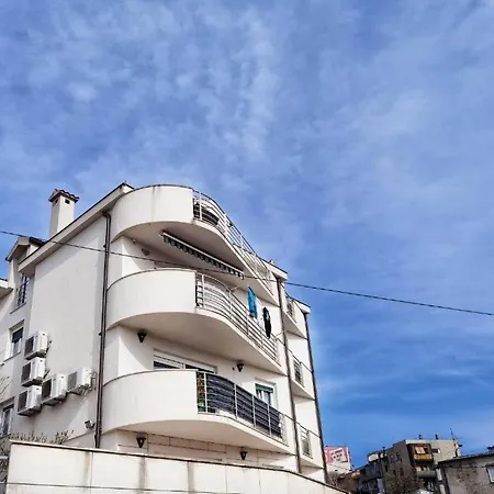 With Parking Space - 22796 Apartman Split